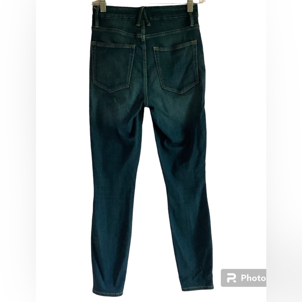 GOOD AMERICAN GOOD WAIST SKINNY CROP JEANS - Picture 3 of 15